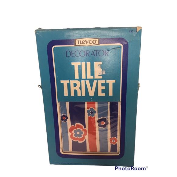 Vintage 1970 Nevco Ceramic Metal Trivet Kitchen Decor Hot Plate NOS - Picture 2 of 5